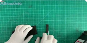 Display The Effect Of Cutting Rubber With A 30K Plastic Cutting Knife