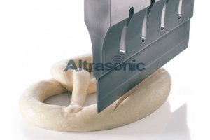 Ultrasonic food cutting machine