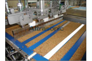 Ultrasonic food cutting machine