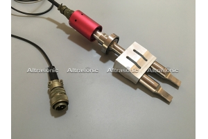 Ultrasonic Spot Welder