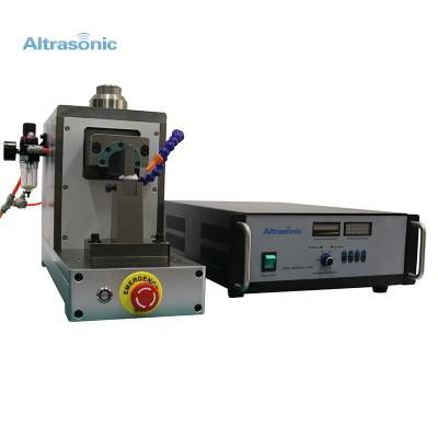 Ultrasonic metal spot welding