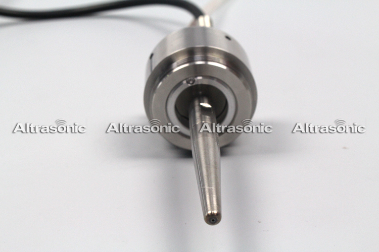 The principle of ultrasonic atomization