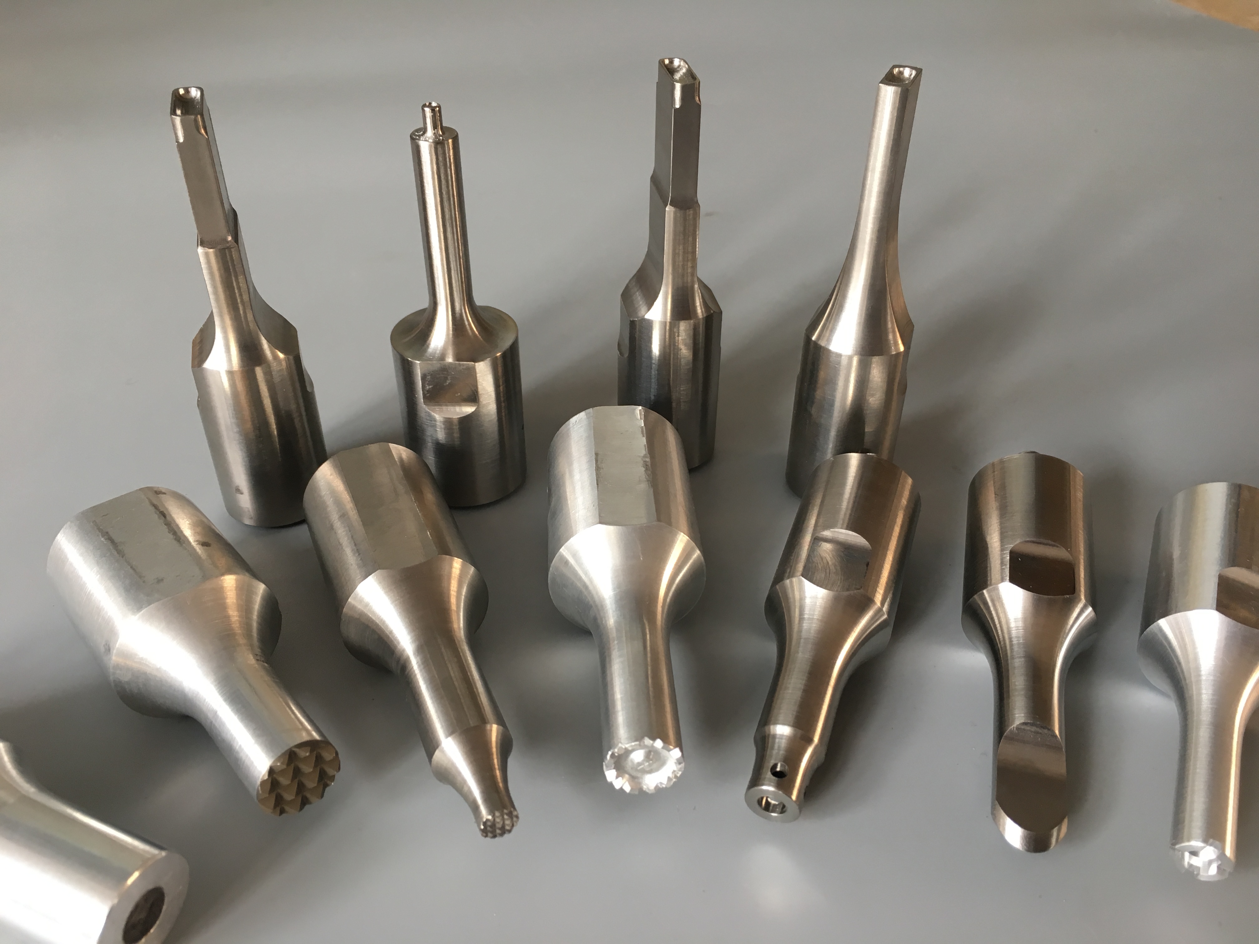 Titanium alloy welding head